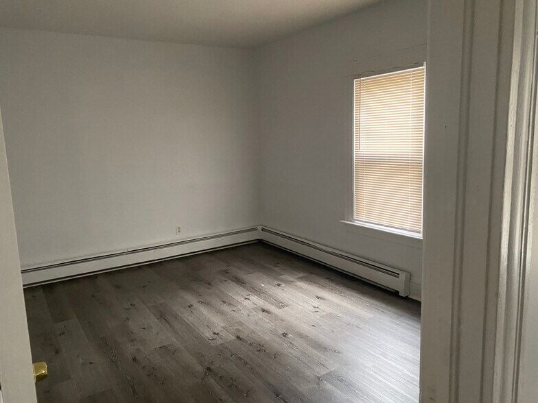 More Photos Of 164 Grove St, New Britain Apartments For Sale