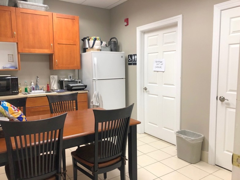 More Photos Of 700 Churchill Ct, Woodstock Office For Lease