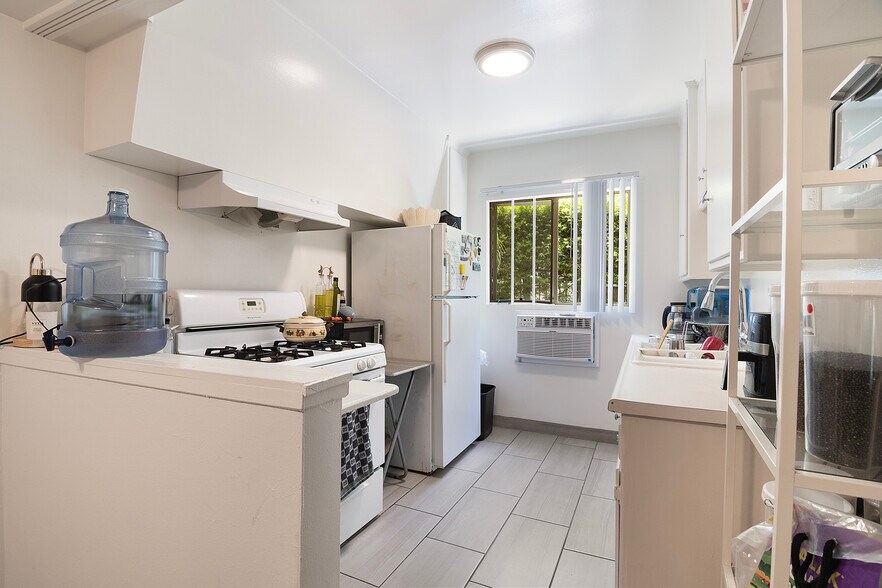 More Photos Of , Los Angeles Multifamily For Sale