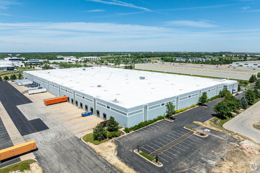 More Photos Of 4101 Olympic Blvd, Joliet Distribution For Lease