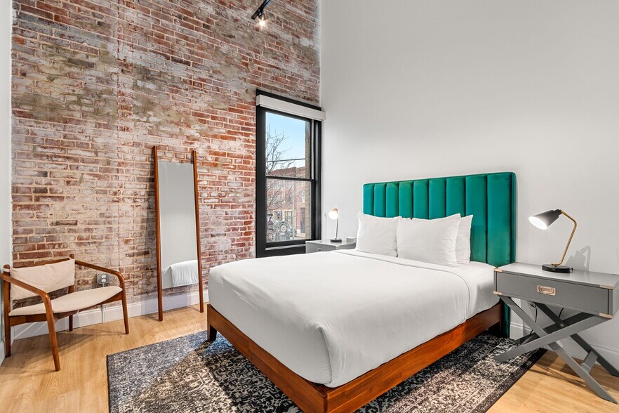 More Photos Of 400 South Main Street, Memphis Hotel For Sale