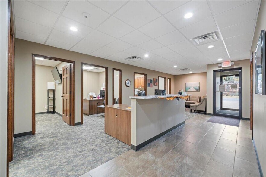 More Photos Of 100 E Broadway St, Council Bluffs Office For Sale