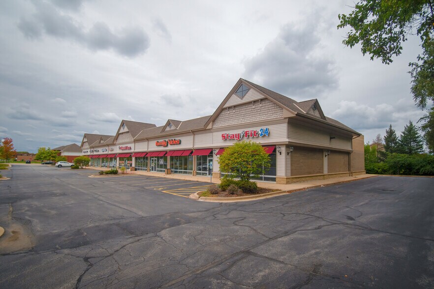 More Photos Of 3106-3108 Three Oaks Rd, Cary Freestanding For Lease
