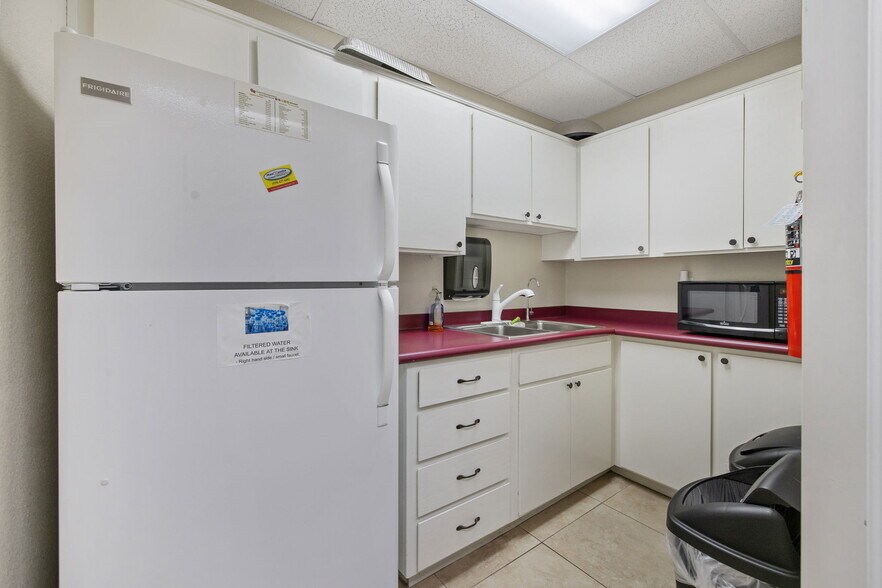 More Photos Of 610 W Main St, Visalia Office For Lease