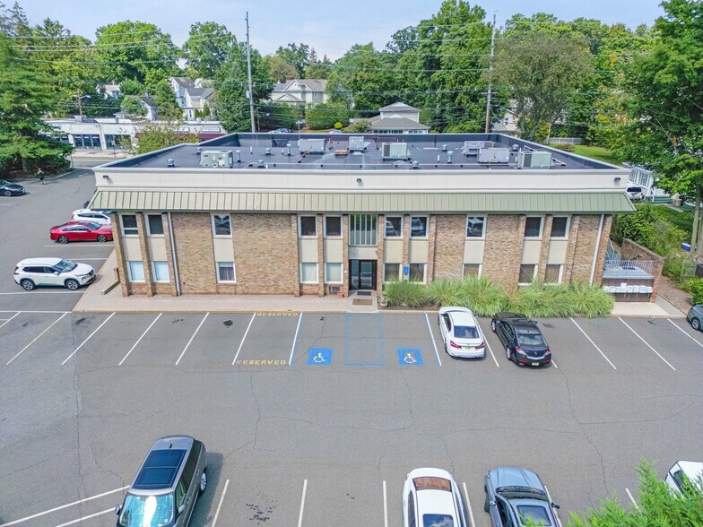 More Photos Of 385 S Maple Ave, Glen Rock Medical For Lease