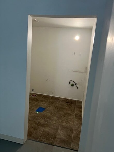 More Photos Of 1659 W Chicago Ave, Chicago Apartments For Lease