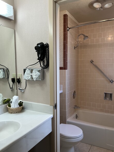 More Photos Of 333 Main St, Bridgeport Hotel For Sale