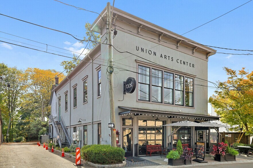 More Photos Of 2 Union St, Sparkill Storefront For Sale
