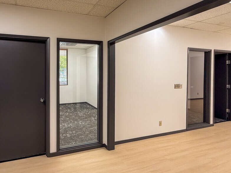 More Photos Of 108 E Mill Plain Blvd, Vancouver Office For Lease