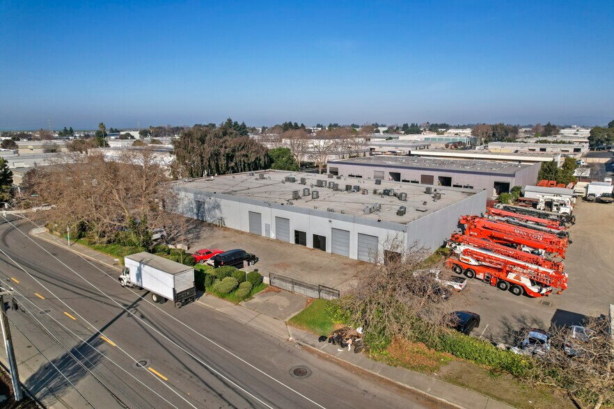 More Photos Of 23978 Connecticut St, Hayward Warehouse For Sale