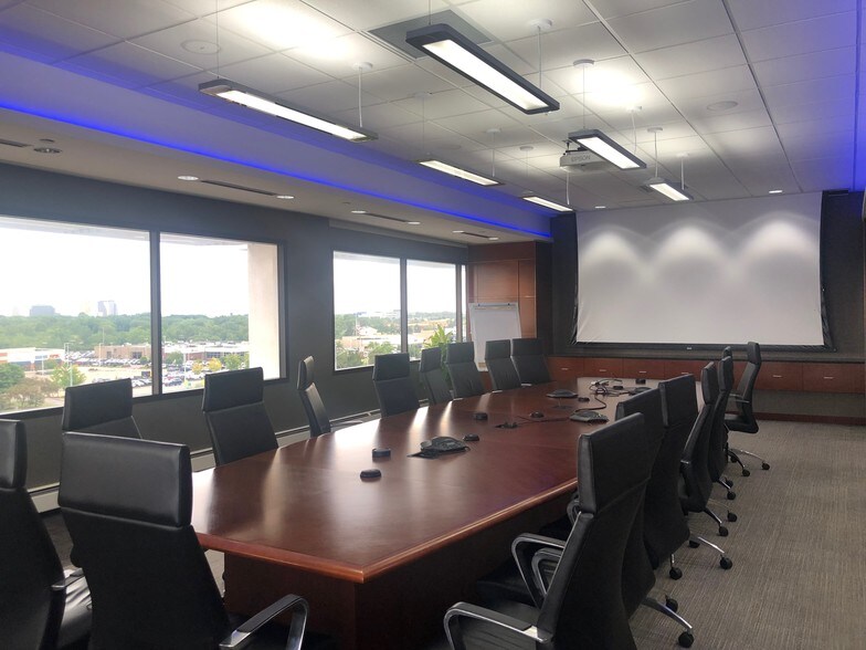 More Photos Of 28333 Telegraph Rd, Southfield Office For Sale