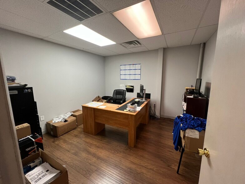More Photos Of 501 W Main Ave, Gastonia Warehouse For Sale