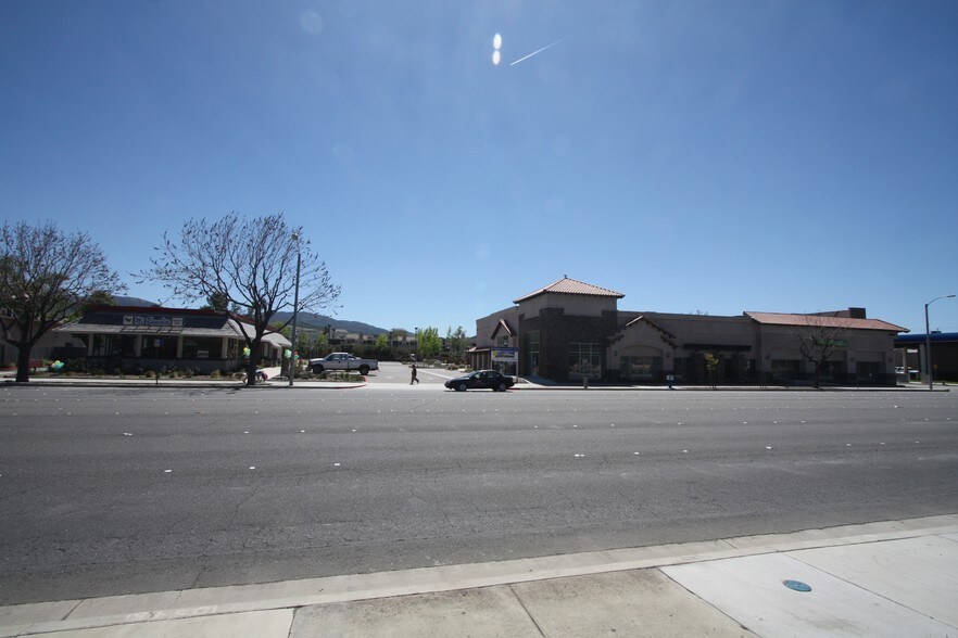 More Photos Of 19034-19042 Soledad Canyon Rd, Santa Clarita Medical For Lease