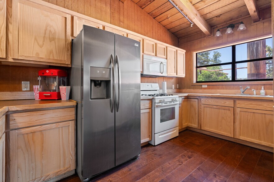 More Photos Of 105 James Canyon Highway, Cloudcroft Restaurant For Sale