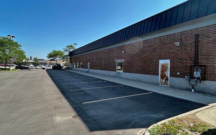 More Photos Of 9136-9140 Highland Rd, White Lake Freestanding For Lease