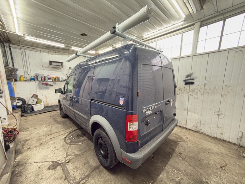 More Photos Of 2203 Navarre Rd, Canton Auto Dealership For Sale