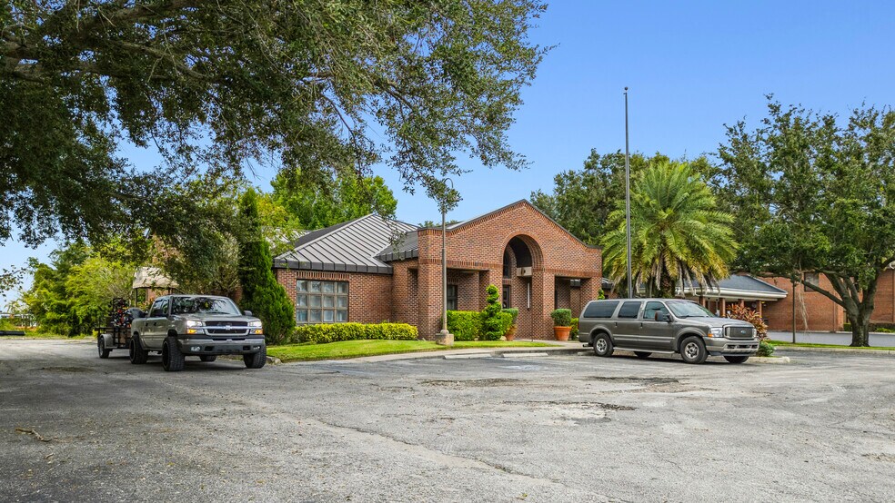 More Photos Of 1121 1st St S, Winter Haven Medical For Sale