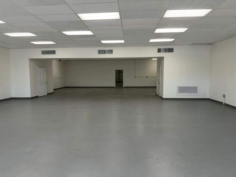 More Photos Of 408 Aberdeen Rd, Hampton Freestanding For Lease