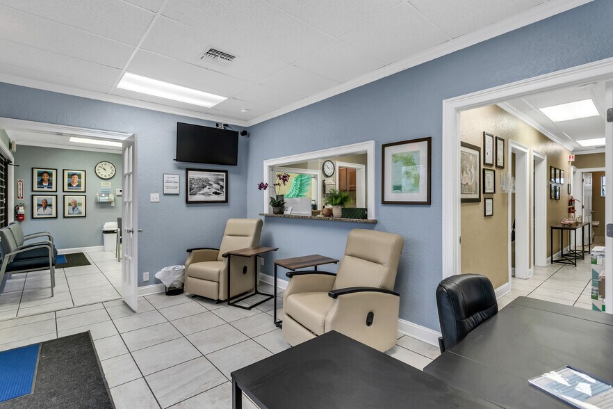 More Photos Of 4239-4247 W Kennedy Blvd, Tampa Storefront For Lease