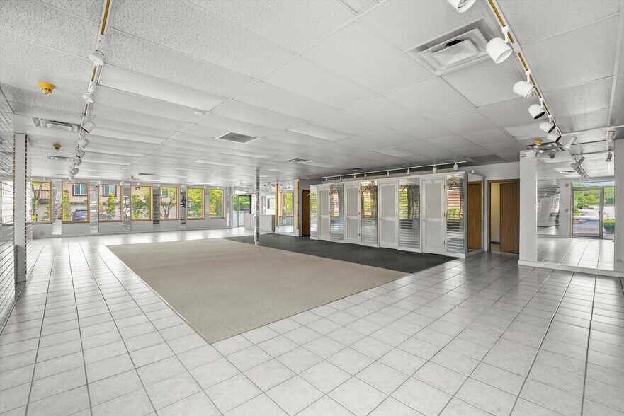 More Photos Of 8650 W 159th St, Orland Park Storefront Retail Office For Lease