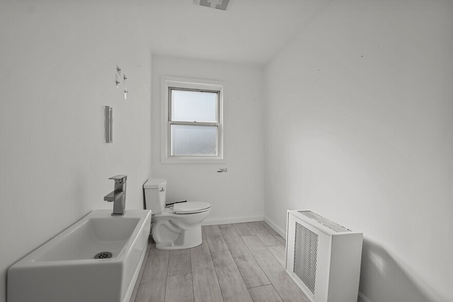 More Photos Of 649 Washington St, Attleboro Office Residential For Lease