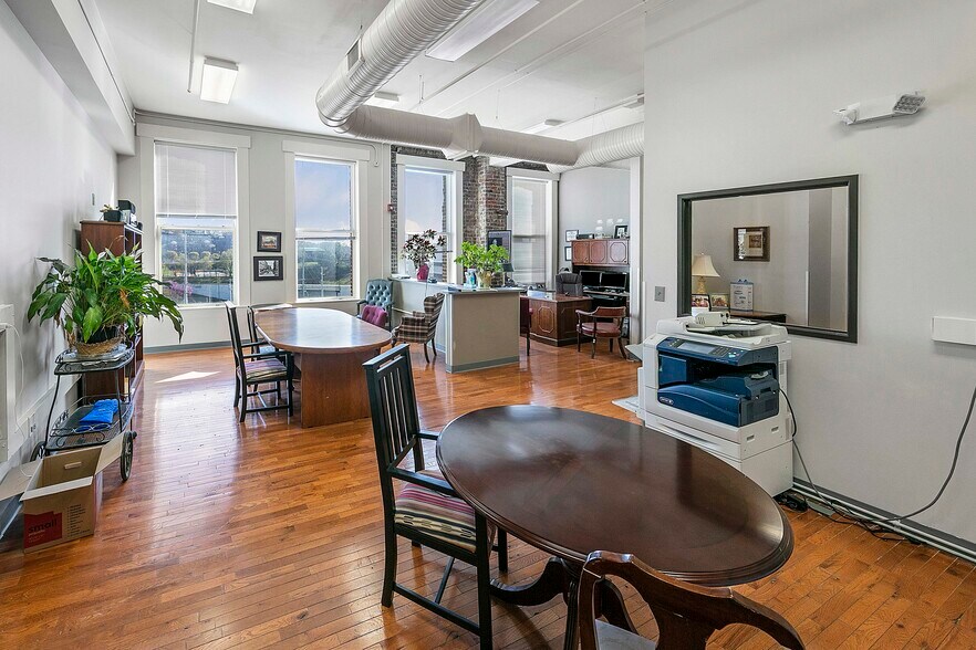 More Photos Of 418 S Gay St, Knoxville Office Residential For Sale