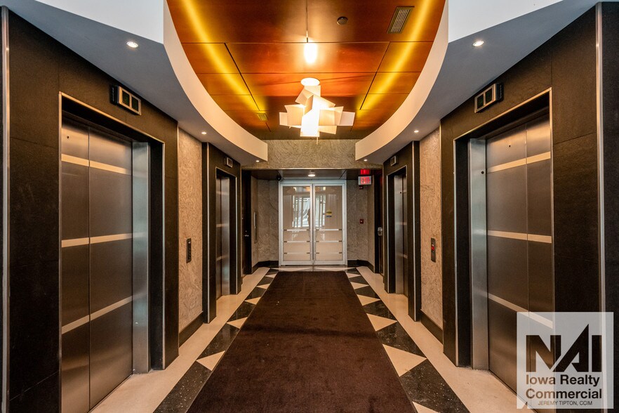 More Photos Of 425 2nd St SE, Cedar Rapids Office For Sale