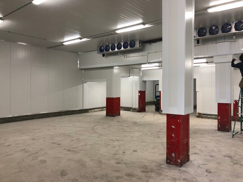 More Photos Of 1370-1380 NW 22nd St, Miami Warehouse For Lease