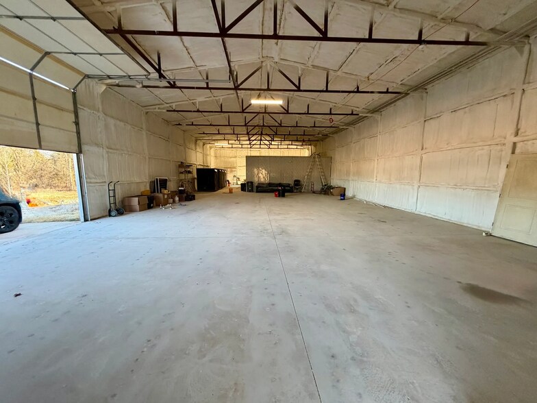 More Photos Of 301 Koloa Ave, Edmond Warehouse For Sale