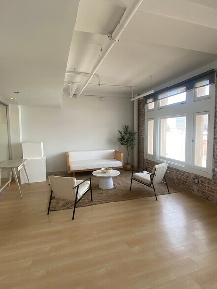 More Photos Of 106 W 4th St, Santa Ana Office For Lease