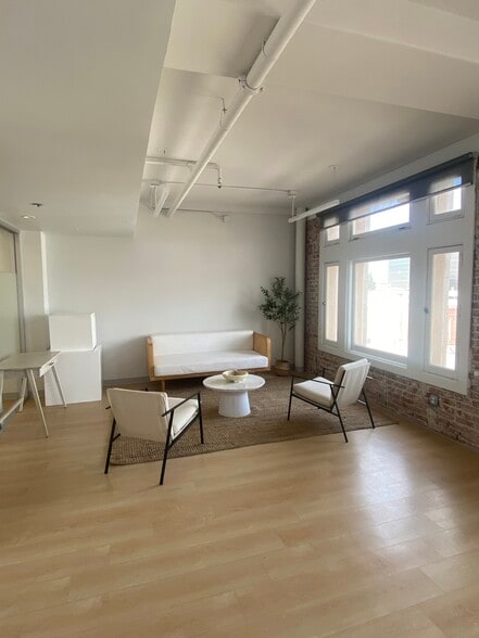 More Photos Of 106 W 4th St, Santa Ana Office For Lease