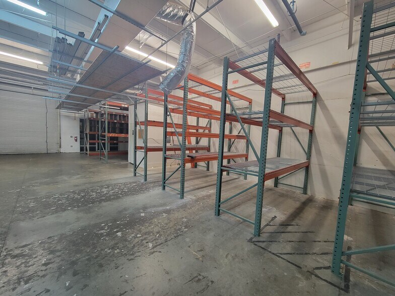 More Photos Of 3888 Mannix Dr, Naples Light Manufacturing For Lease