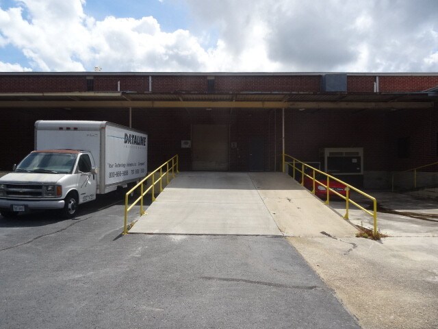 More Photos Of 504 Cumberland St, Fayetteville Light Distribution For Lease