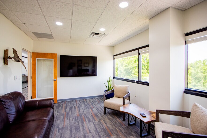 More Photos Of 1331 Elmwood Ave, Columbia Loft Creative Space For Lease