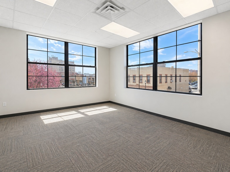 More Photos Of 286-300 Main St, Hackensack Storefront Retail Office For Lease