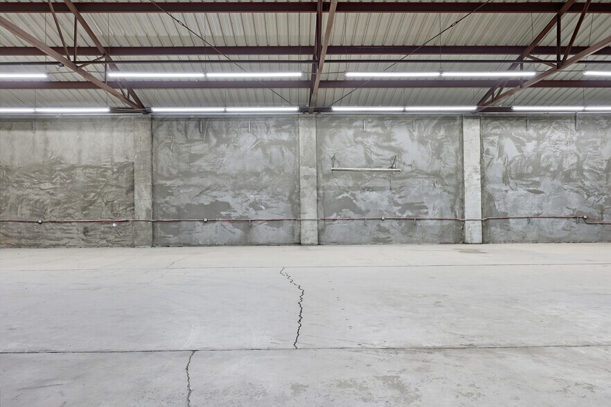 More Photos Of 240 Airpark Rd, Atwater Warehouse For Lease