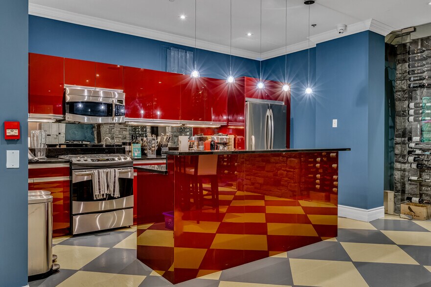 More Photos Of 15 Prince Arthur Ave, Toronto Office Residential For Lease
