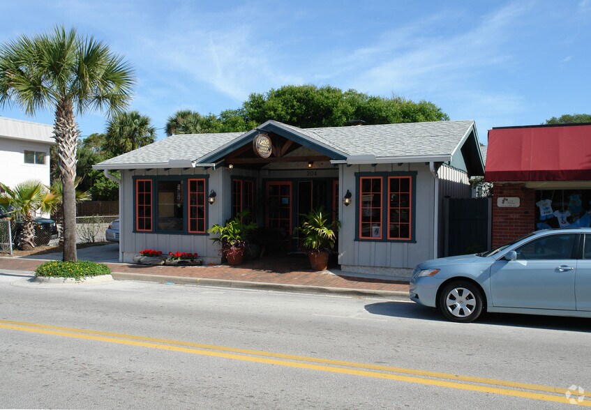 More Photos Of 304 Flagler Ave, New Smyrna Beach Storefront For Sale