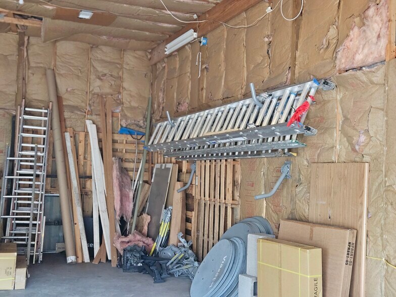 More Photos Of 3215 Christy Way S, Saginaw Flex For Sale