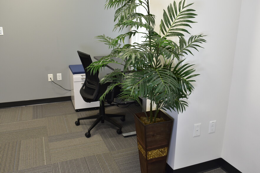 More Photos Of 4611-4701 Sangamore Rd, Bethesda Unknown For Lease