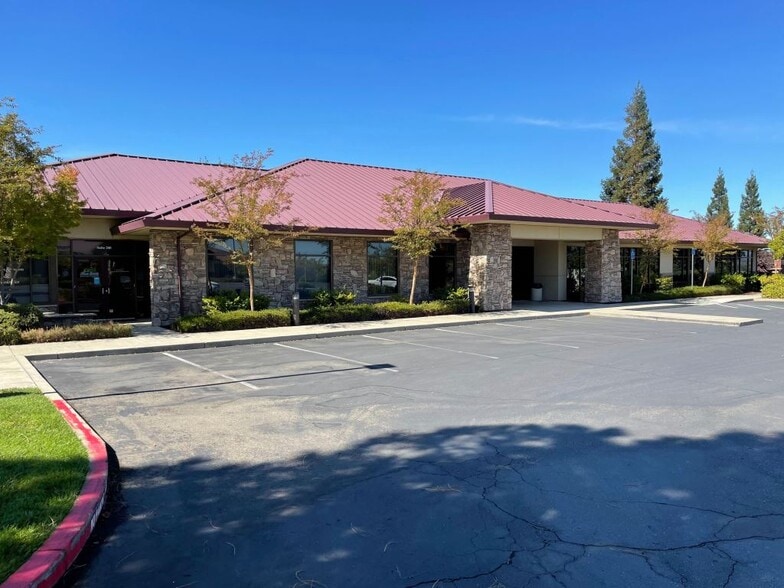 More Photos Of 945 Orchard Creek Ln, Lincoln Medical For Sale