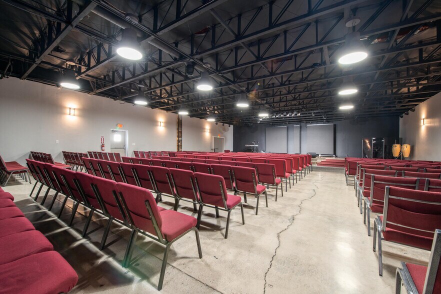More Photos Of 2900-2912 S West Temple, Salt Lake City Light Manufacturing For Lease