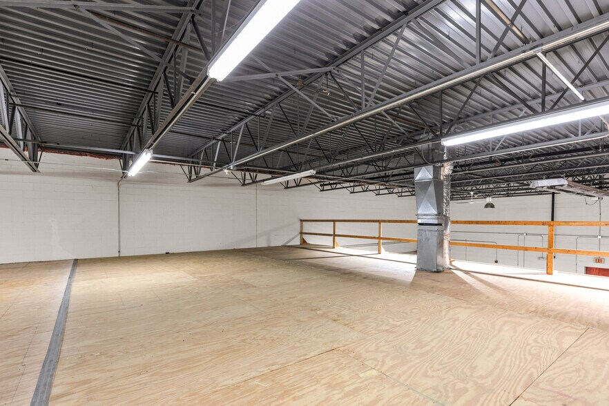More Photos Of 69 Parker St, Newburyport Research And Development For Lease