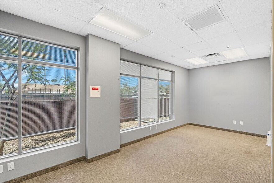 More Photos Of 2075 S Cottonwood Dr, Tempe Medical For Lease