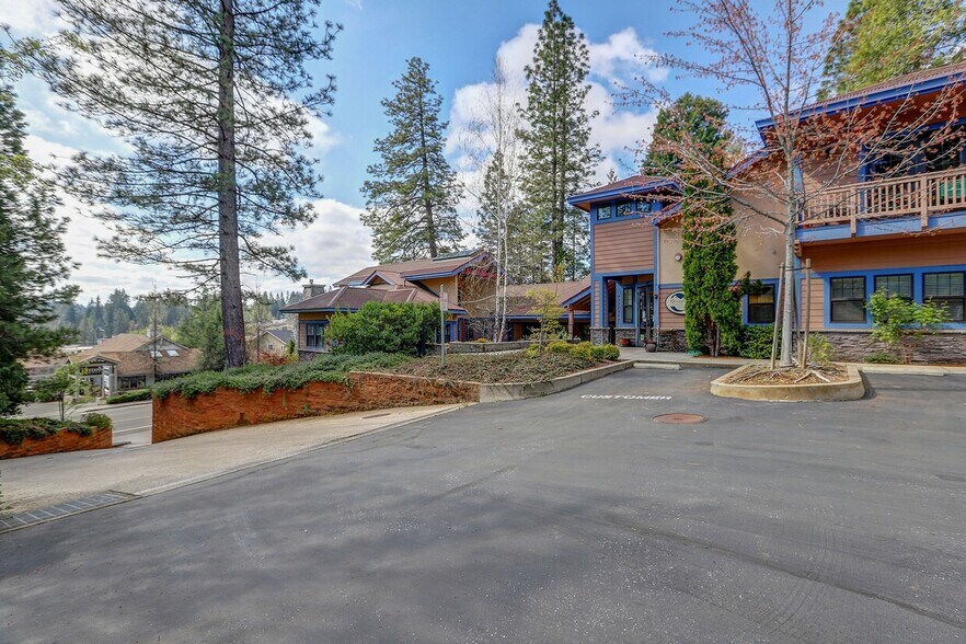 More Photos Of 1740 E Main St, Grass Valley Office For Lease