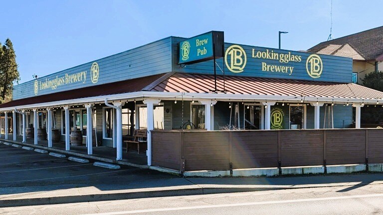 More Photos Of 192 Main St, Winston Bar For Sale