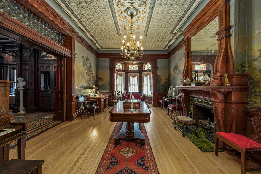 More Photos Of 809 Hall St, Saint Joseph Hospitality For Sale