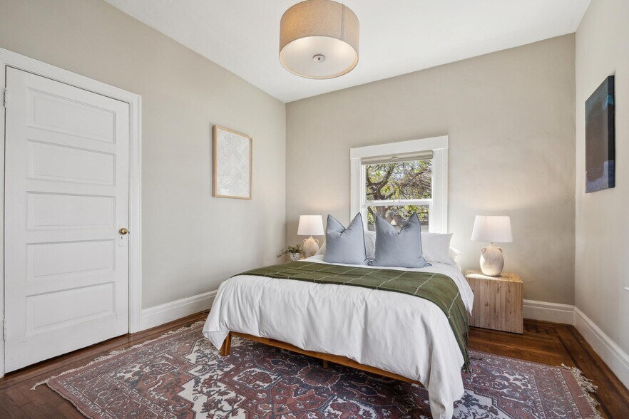 More Photos Of 449 37th St, Oakland Apartments For Sale