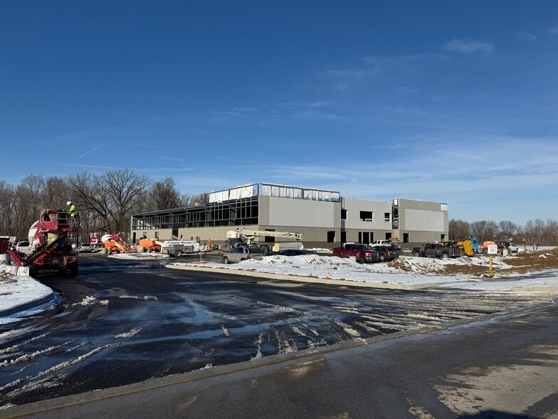 Primary Photo Of 15583 North Pointe Blvd, Noblesville Warehouse For Lease