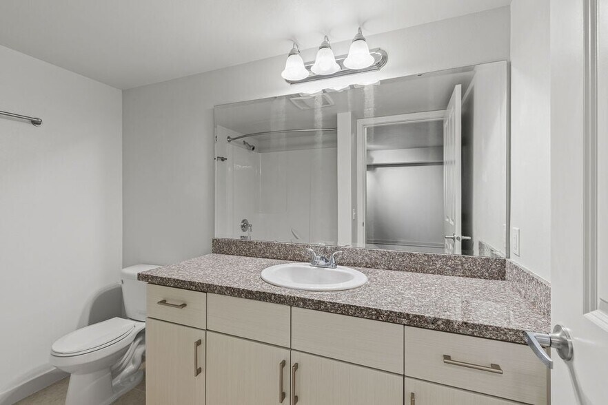 More Photos Of 11101 NE 12th St, Bellevue Apartments For Lease